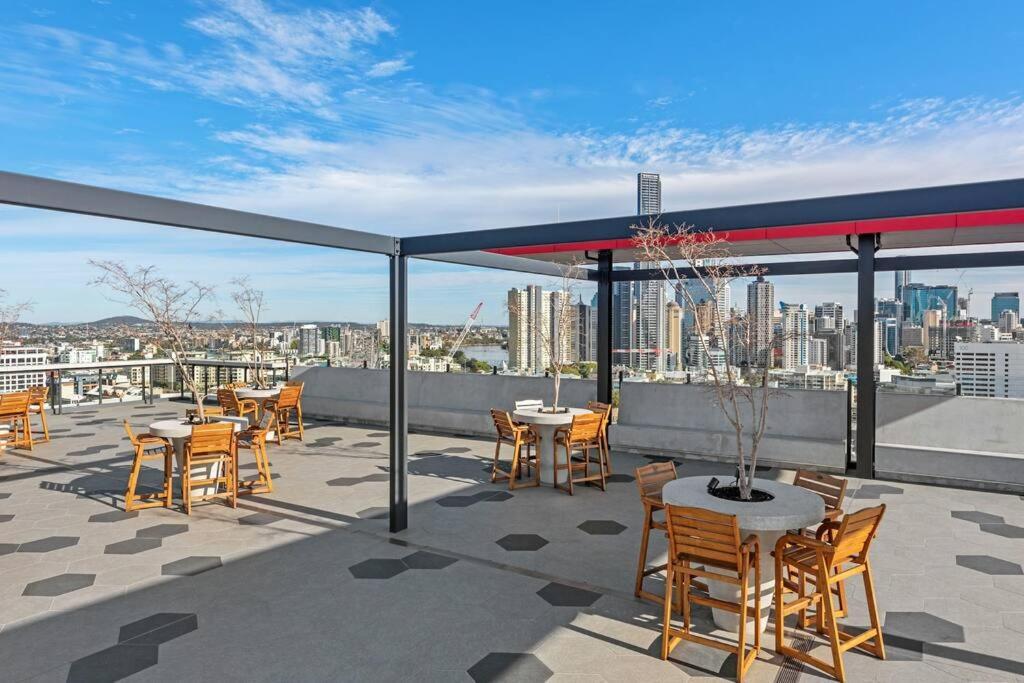 Апартаменты Great Located Unit/Private Balcony, Pool,Gym,Parking Брисбен Экстерьер фото